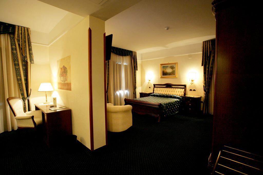 Bel Sito Hotel Due Torri Manocalzati Екстериор снимка