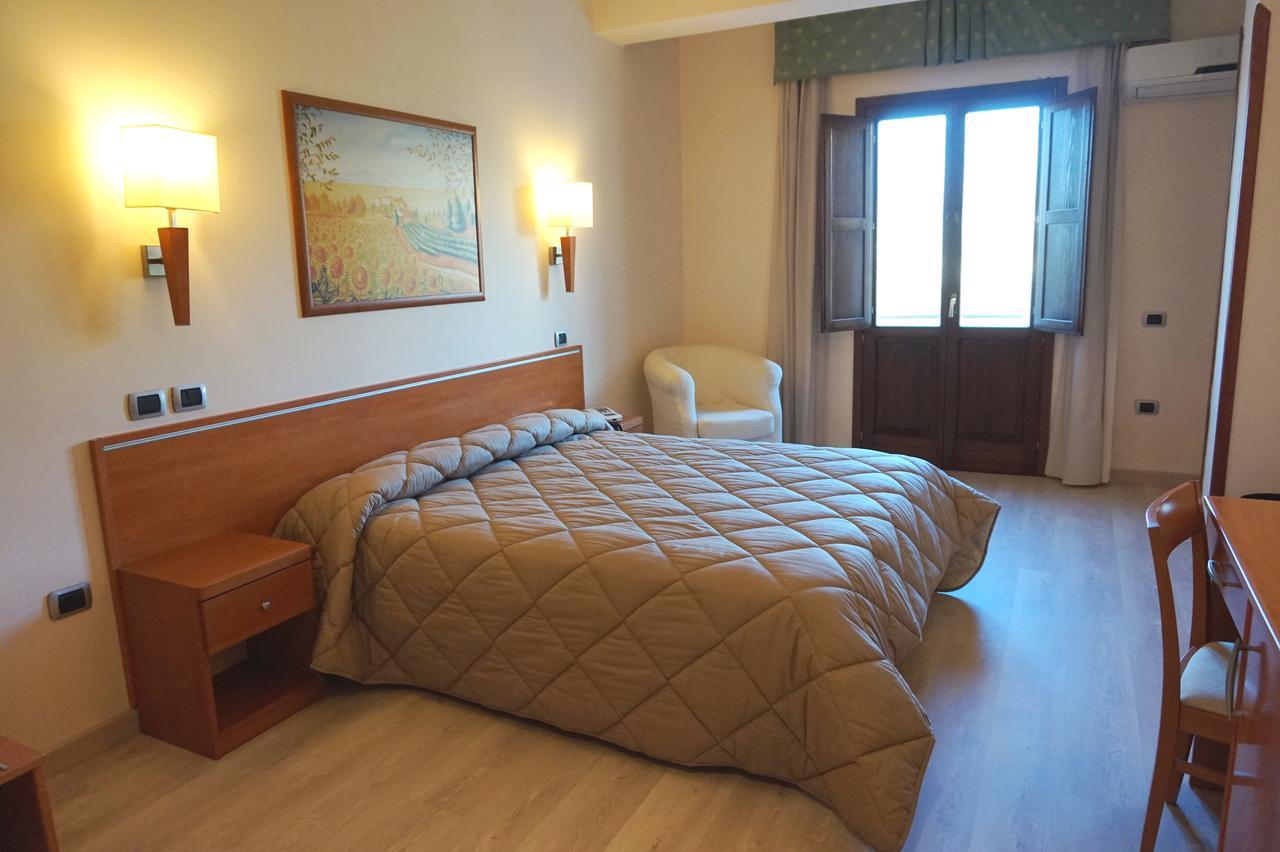 Bel Sito Hotel Due Torri Manocalzati Екстериор снимка