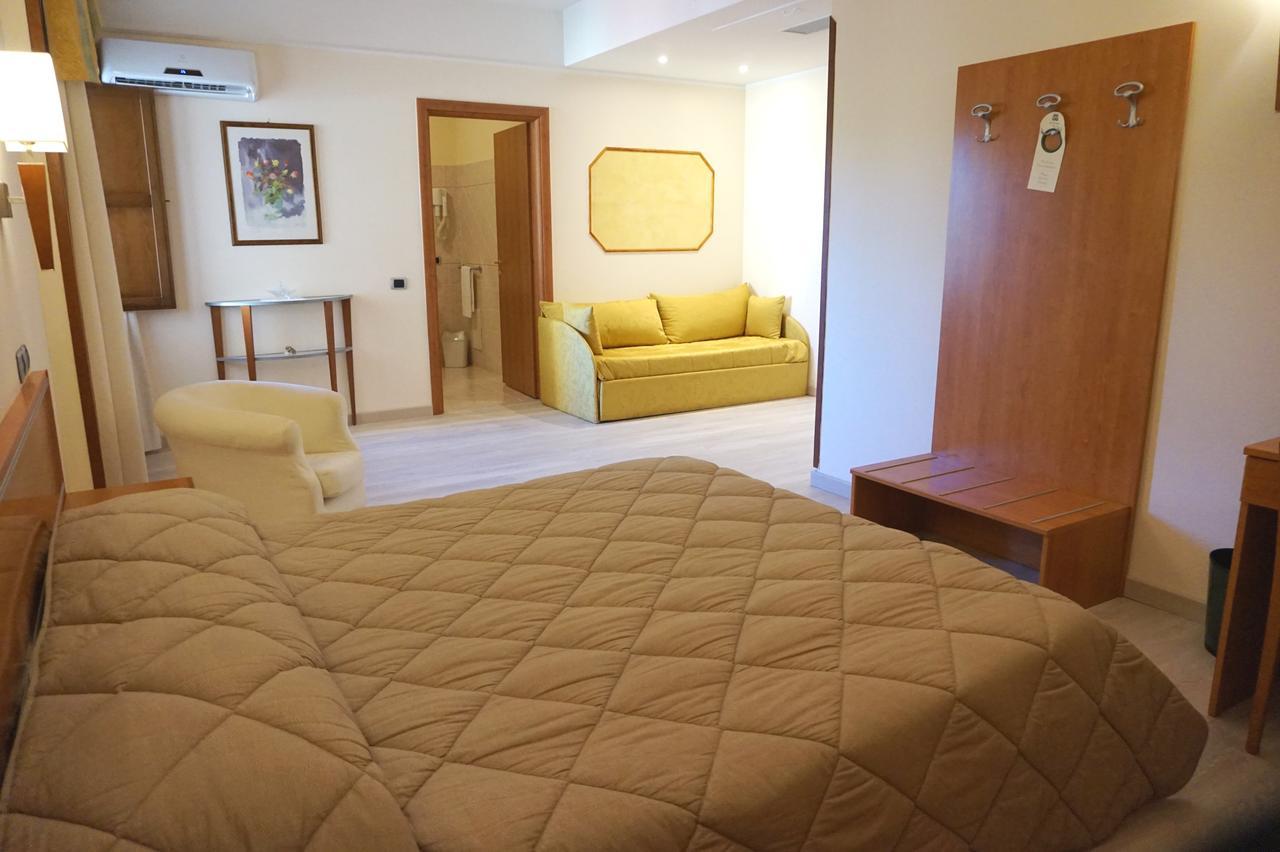 Bel Sito Hotel Due Torri Manocalzati Екстериор снимка