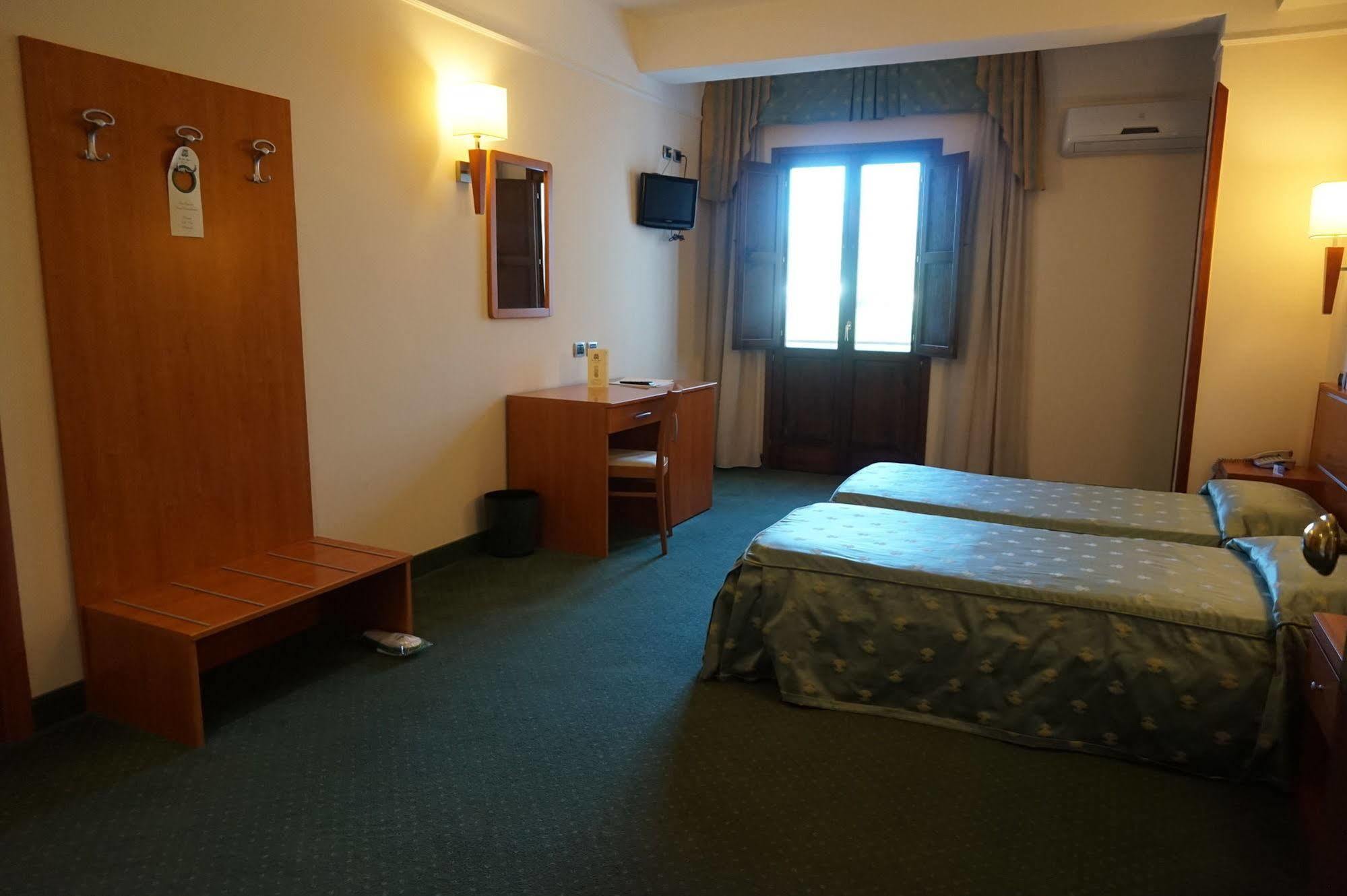 Bel Sito Hotel Due Torri Manocalzati Екстериор снимка